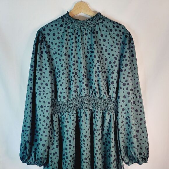 Green Dalmation Dots Smocked Women's Dress - Picture 3 of 10